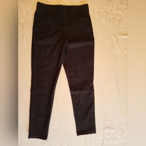 Mario Serrani Black Skinny Pants Sleek Design, Size Medium, NWT